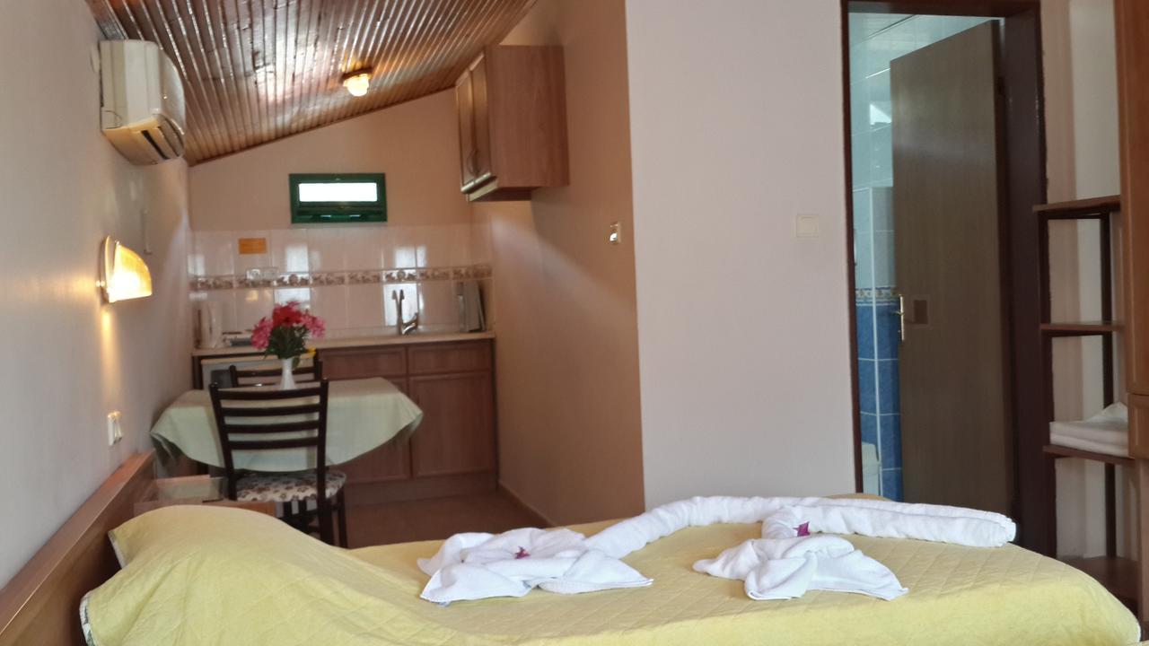 Avlu Apartments 1 İçmeler Bilik gambar