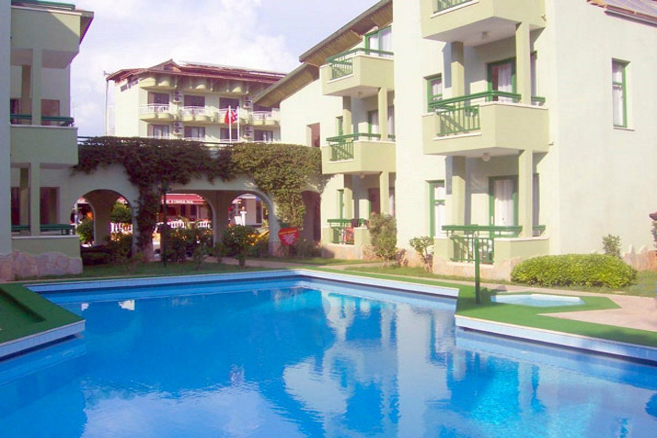 Avlu Apartments 1 İçmeler Luaran gambar